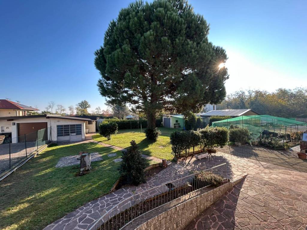 Villa a Fagnano olona in VIA VIRGILIO, 25 - Foto 4