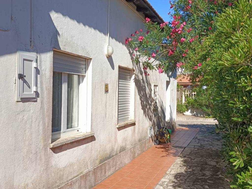 Villa a Ardea in Via delle Rose - Foto 2