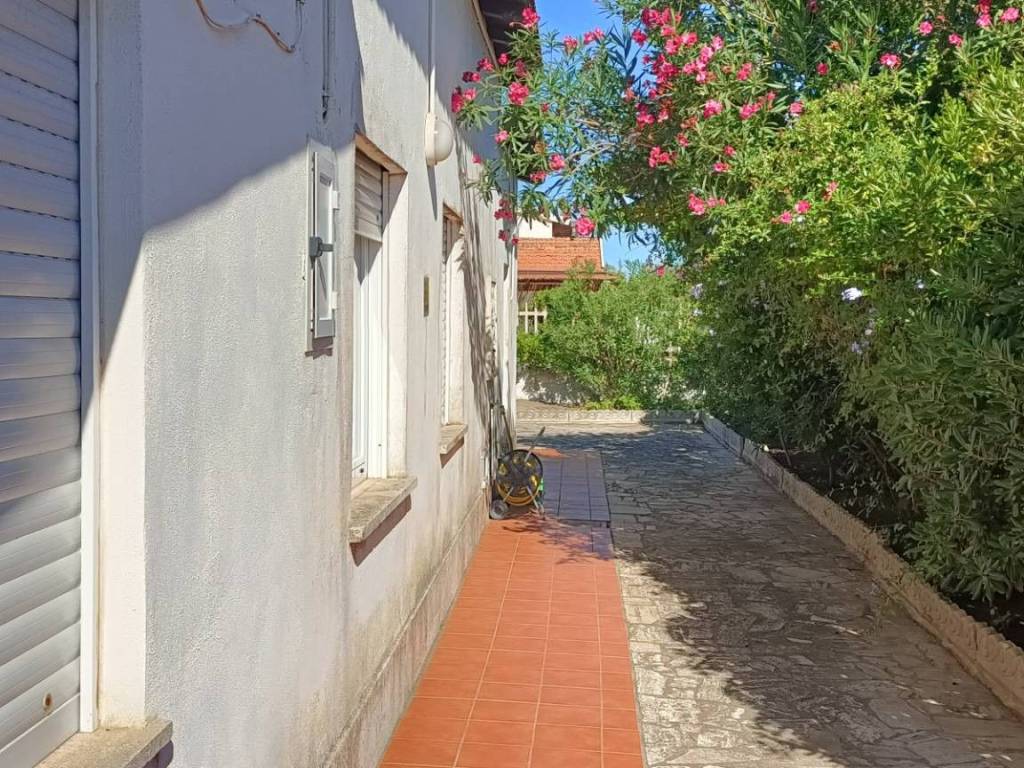 Villa a Ardea in Via delle Rose - Foto 3
