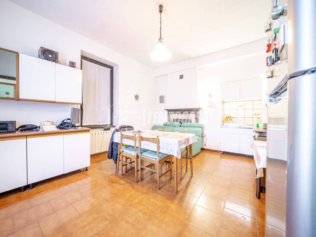 Villa a Azzate in Via Giuseppe Garibaldi 5 - Foto 3