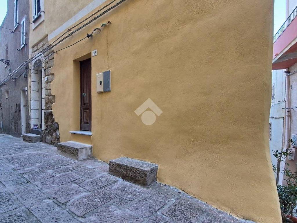 Appartamento a Castelsardo in Via Giuseppe Garibaldi, 28 - Foto 2