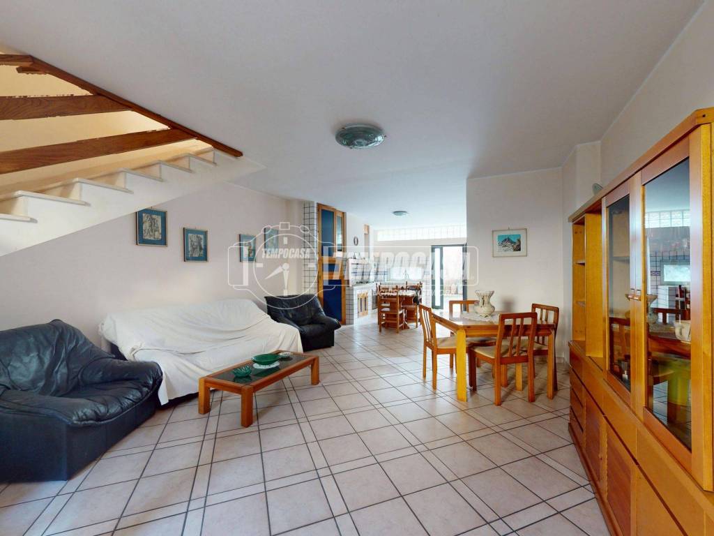 Casa indipendente a Frignano in Via Ferdinando Tessitore 4 - Foto 2