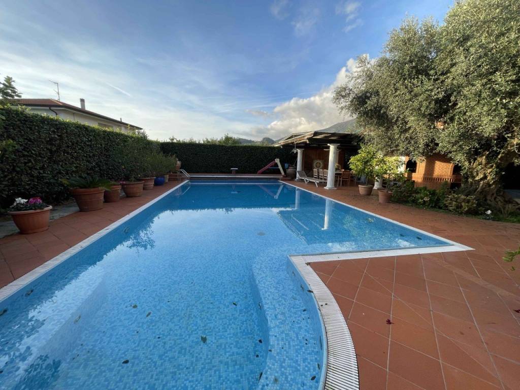 Villa a Seravezza in via Garbuio, 250 - Foto 4