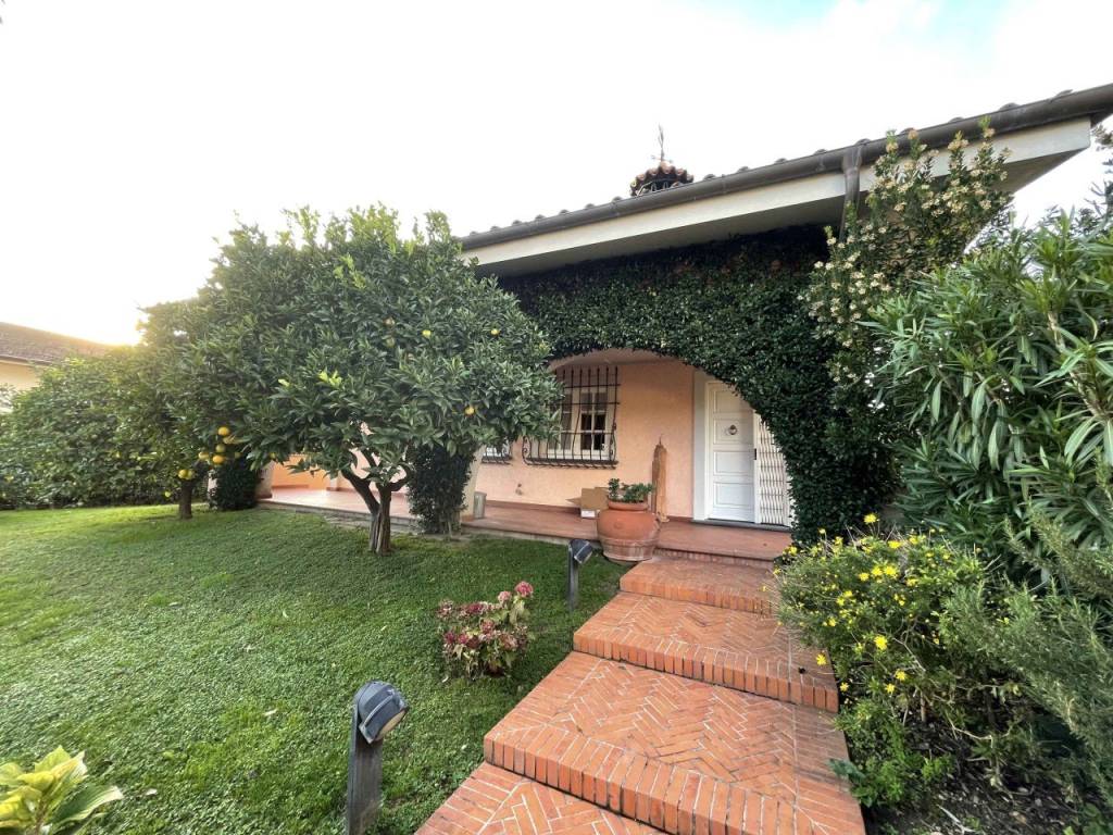 Villa a Seravezza in via Garbuio, 250 - Foto 5