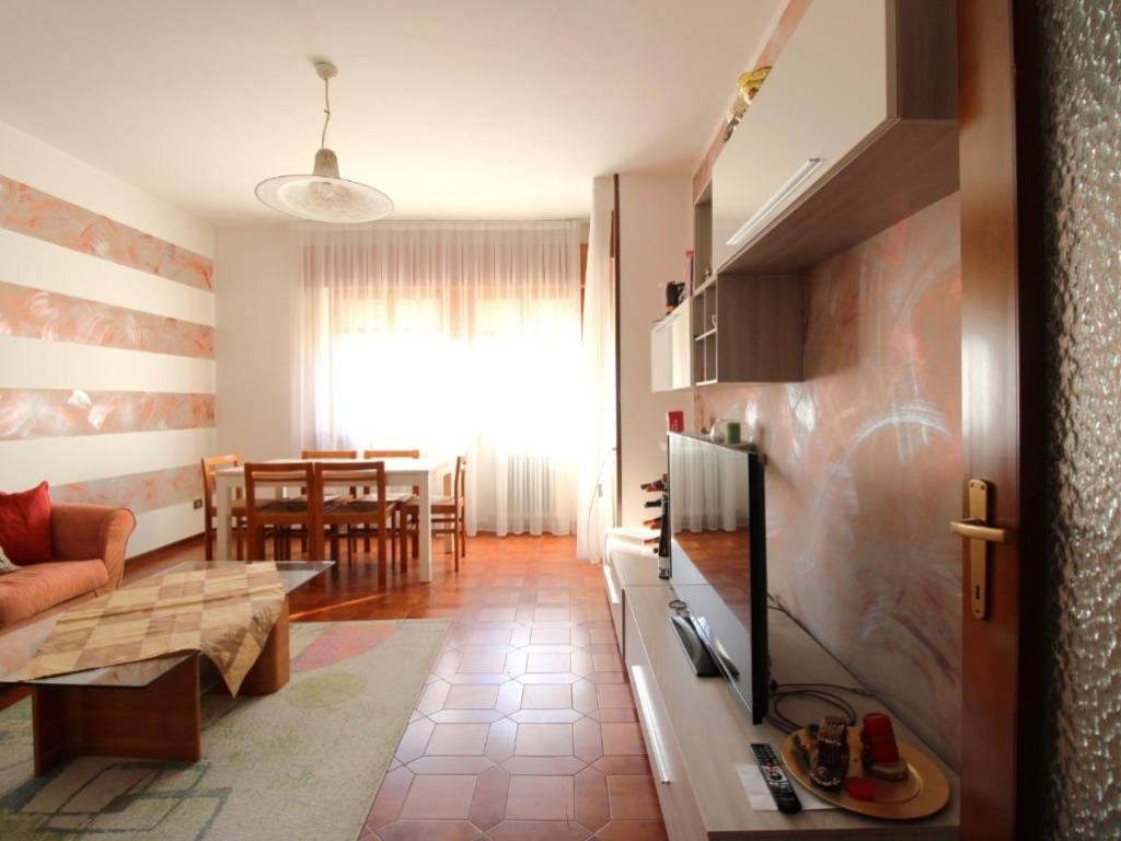 Appartamento a Montecchio maggiore in Via Tecchio, 186 - Foto 2