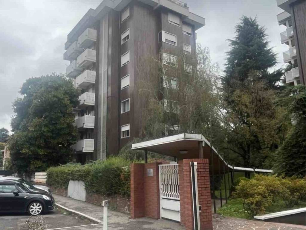 Appartamento a Gallarate in Via Arnaldo da Brescia, 4 - Foto 4