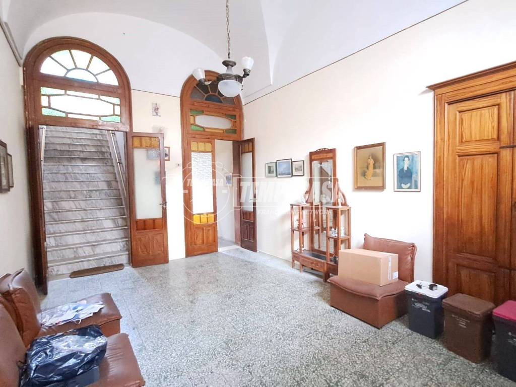 Casa indipendente a Adelfia in Via Rutigliano 54/54/A-54/B - Foto 2