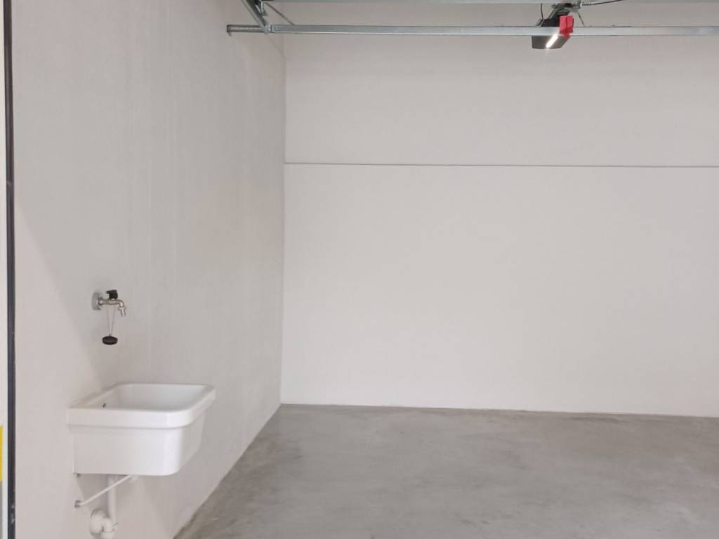 Box / garage a Pescara in Via Luigi Marchetti - Foto 3