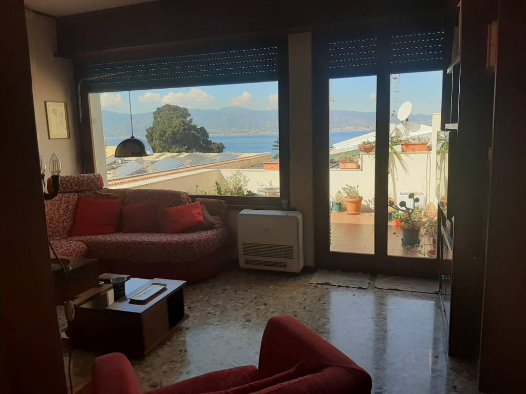 Attico / mansarda a Reggio calabria in Via Camillo Benso di Cavour - Foto 5