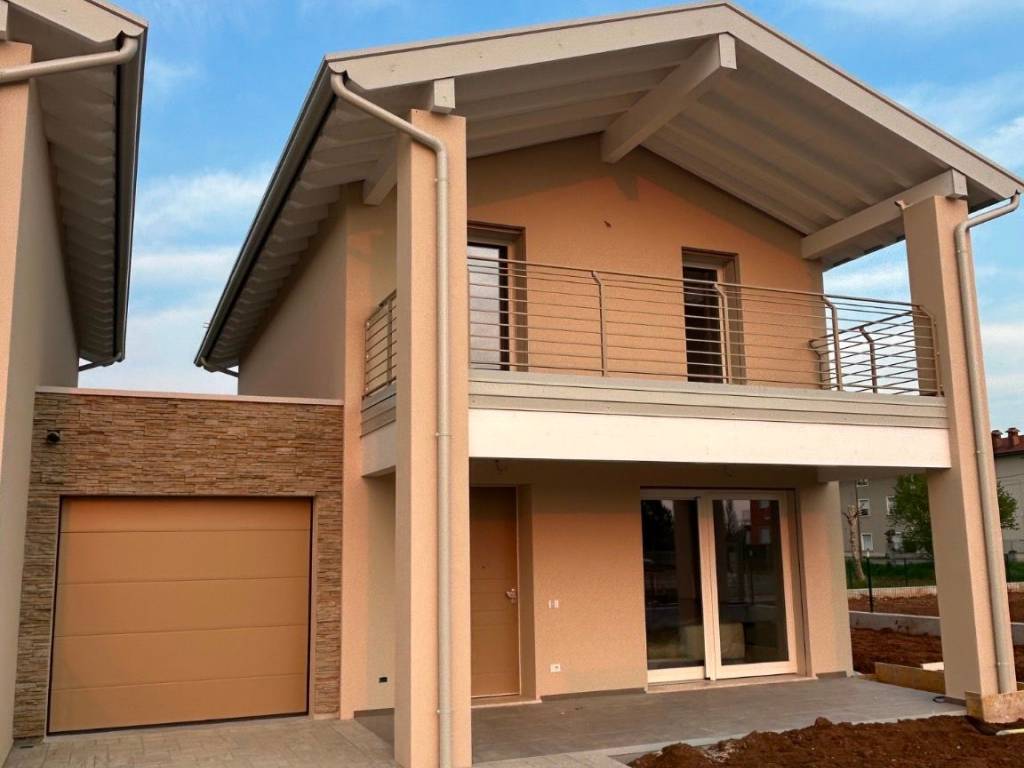 Villa a Rezzato in Via Sergio Leone - Foto 1