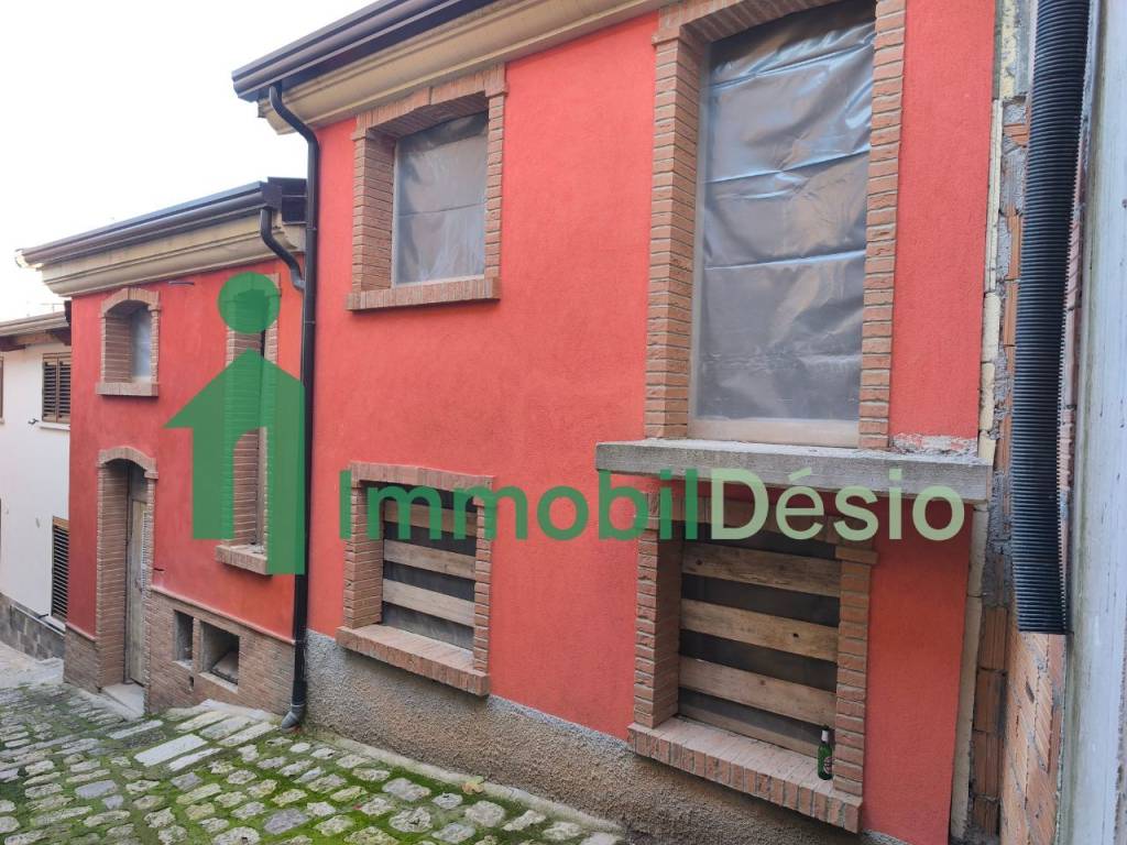 Appartamento a Picerno in Corso Vittorio Emanuele II Vico 2 Sx - Foto 2