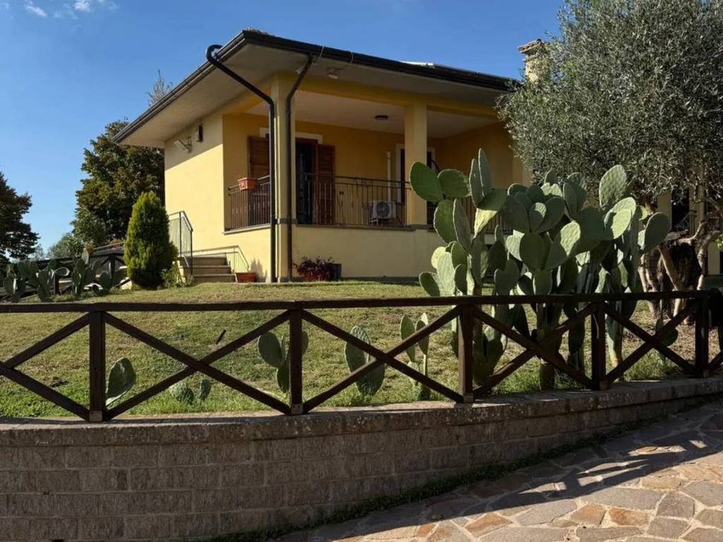 Villa a Viterbo in Strada Ciavalletta - Foto 4