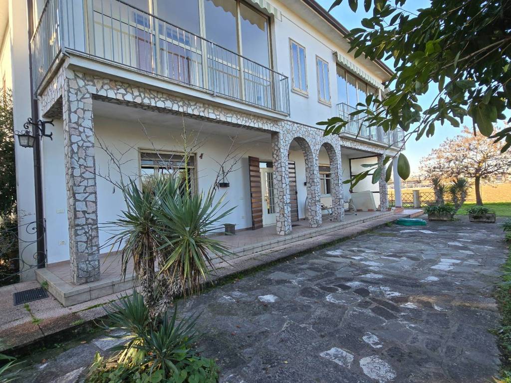 Appartamento a Goito in Strada Statale Goitese, 299 - Foto 2