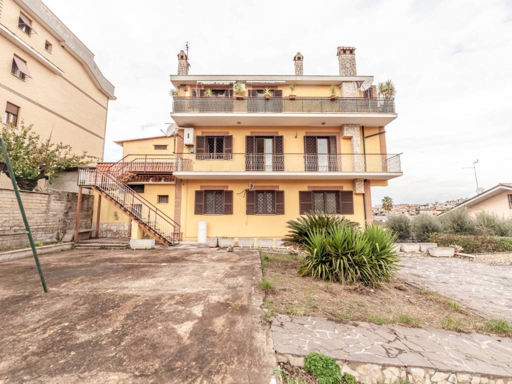 Appartamento a Guidonia montecelio in Via Roviano, 9 - Foto 2
