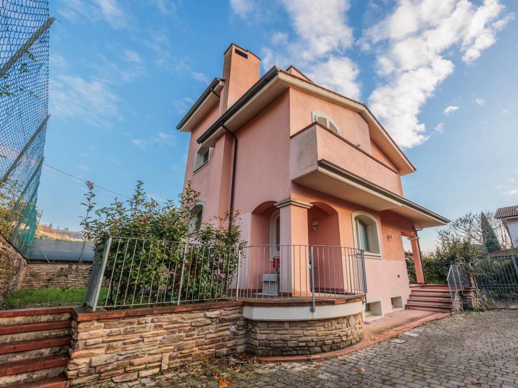 Villa a Massa e cozzile in Via Croci - Foto 4