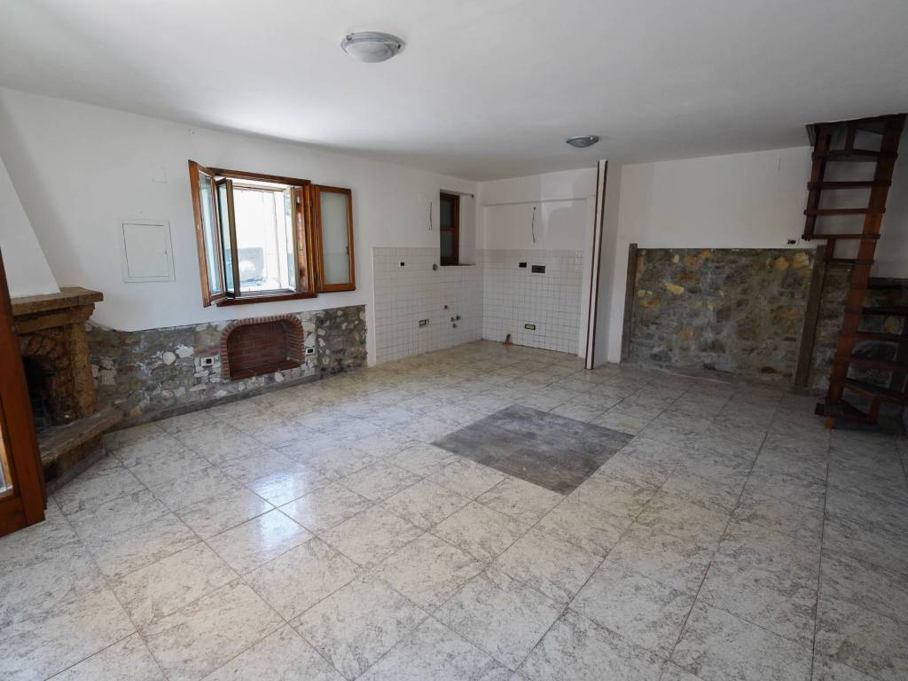 Casa indipendente a Carmignano in Via Statale, 260 - Foto 2