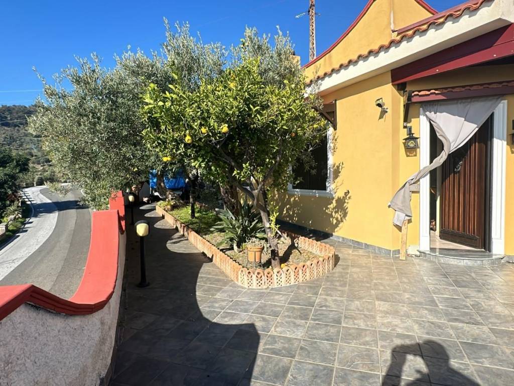 Villa a Alì terme in Via Roma - Foto 2
