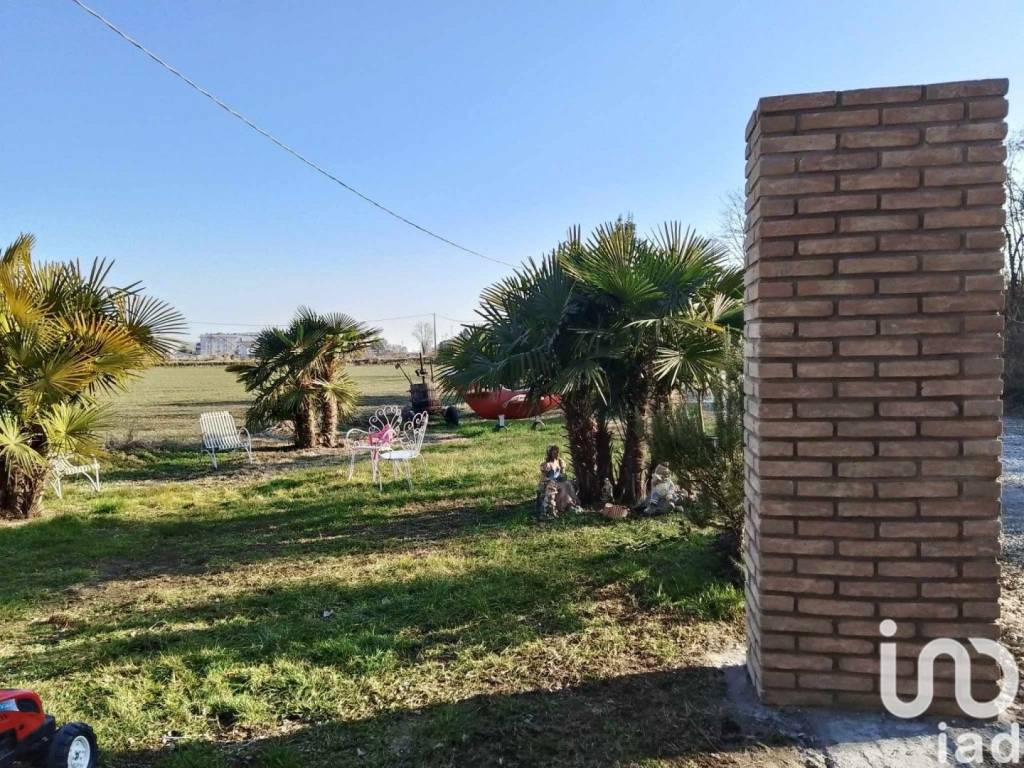 Villa a Vercelli in Via Regioe Bivio Sesia Case Sparse - Foto 4