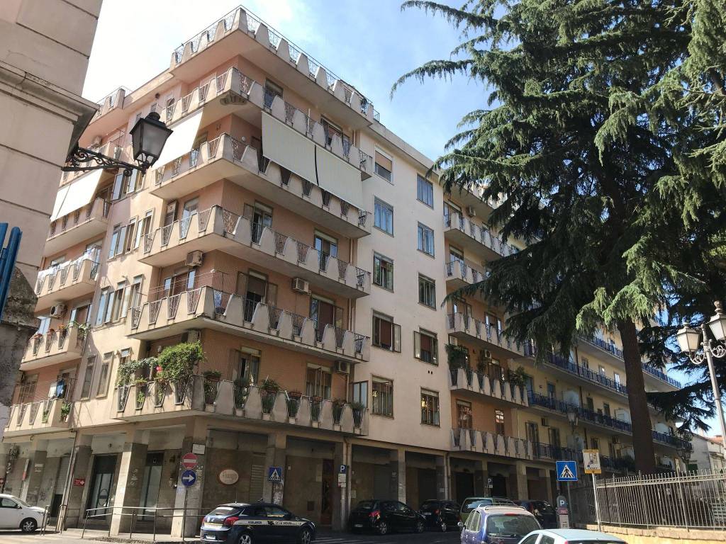 Appartamento a Cava de' tirreni in Piazza Vittorio Emanuele II - Foto 2