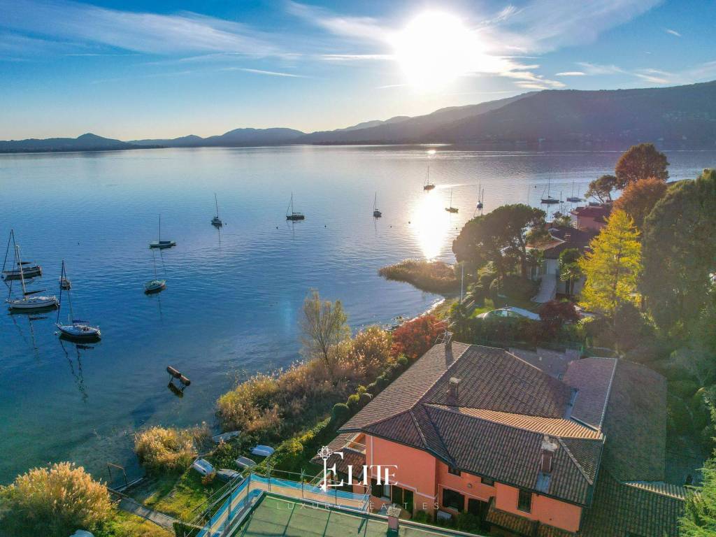 Villa a Monvalle in Via Roma, 12 - Foto 2