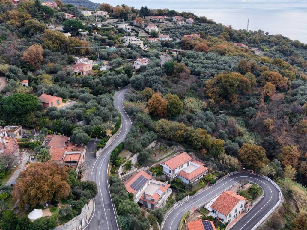 Villa a Finale ligure in Via Amerigo Vespucci - Foto 3