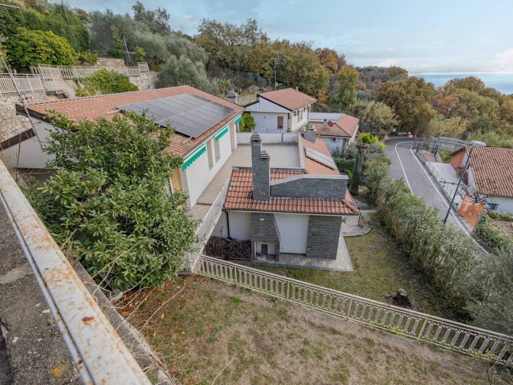 Villa a Finale ligure in Via Amerigo Vespucci - Foto 4