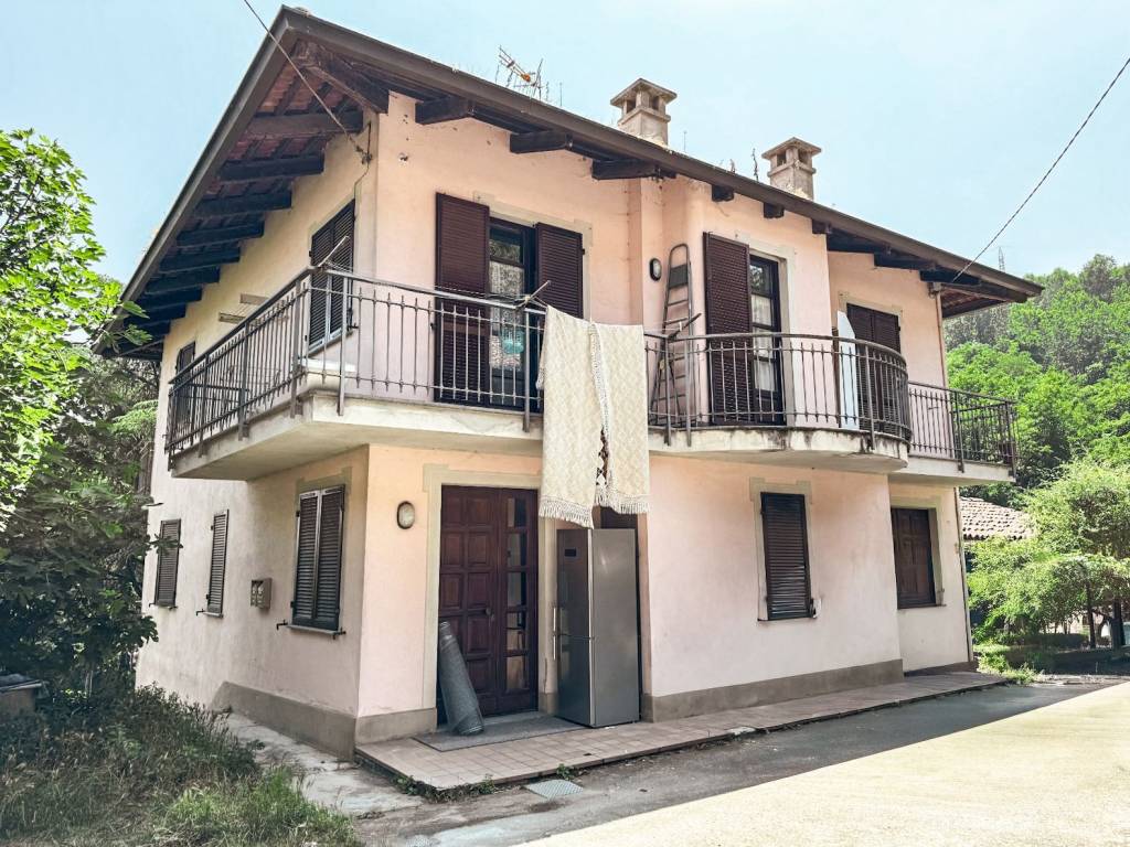 Villa a Castellinaldo d'alba in Via Dante Alighieri - Foto 4