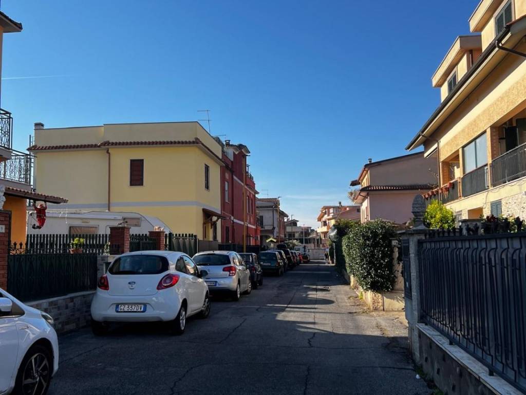 Appartamento a Ciampino in Via Angelina Mauro, 14 - Foto 2
