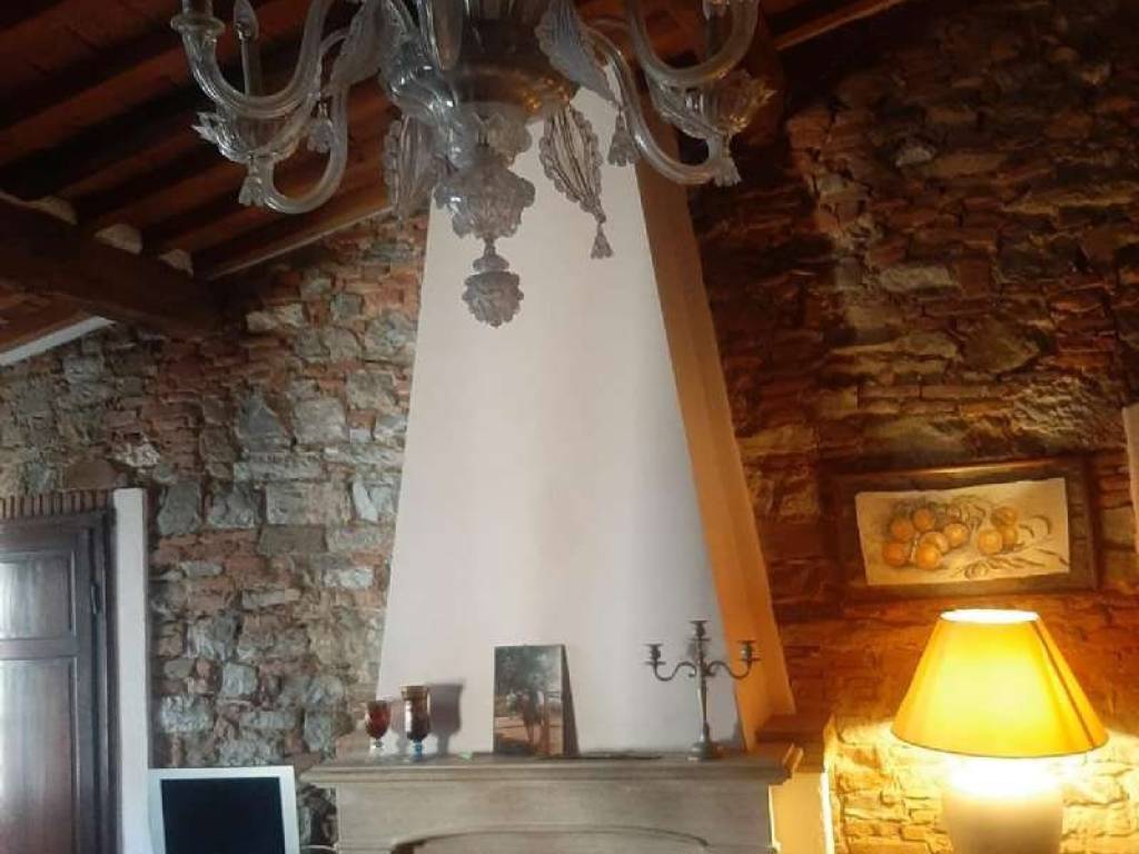 Appartamento a Campiglia marittima in Piazza del Mercato 1/a - Foto 4