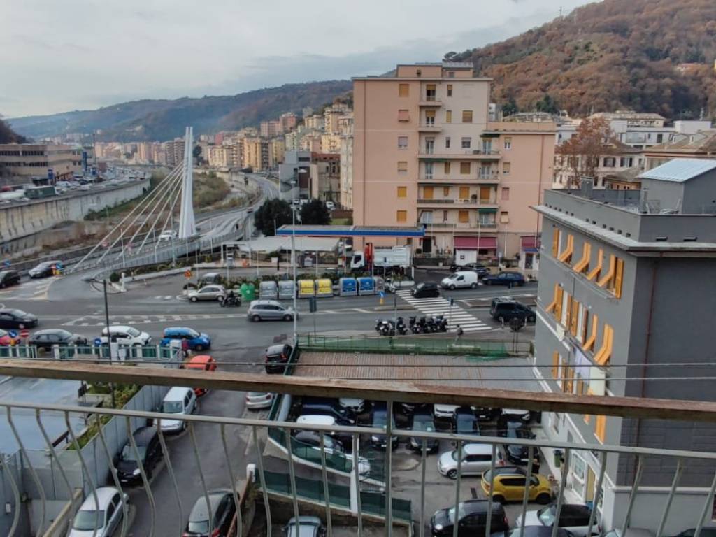 Appartamento a Genova in Via Molassana - Foto 3
