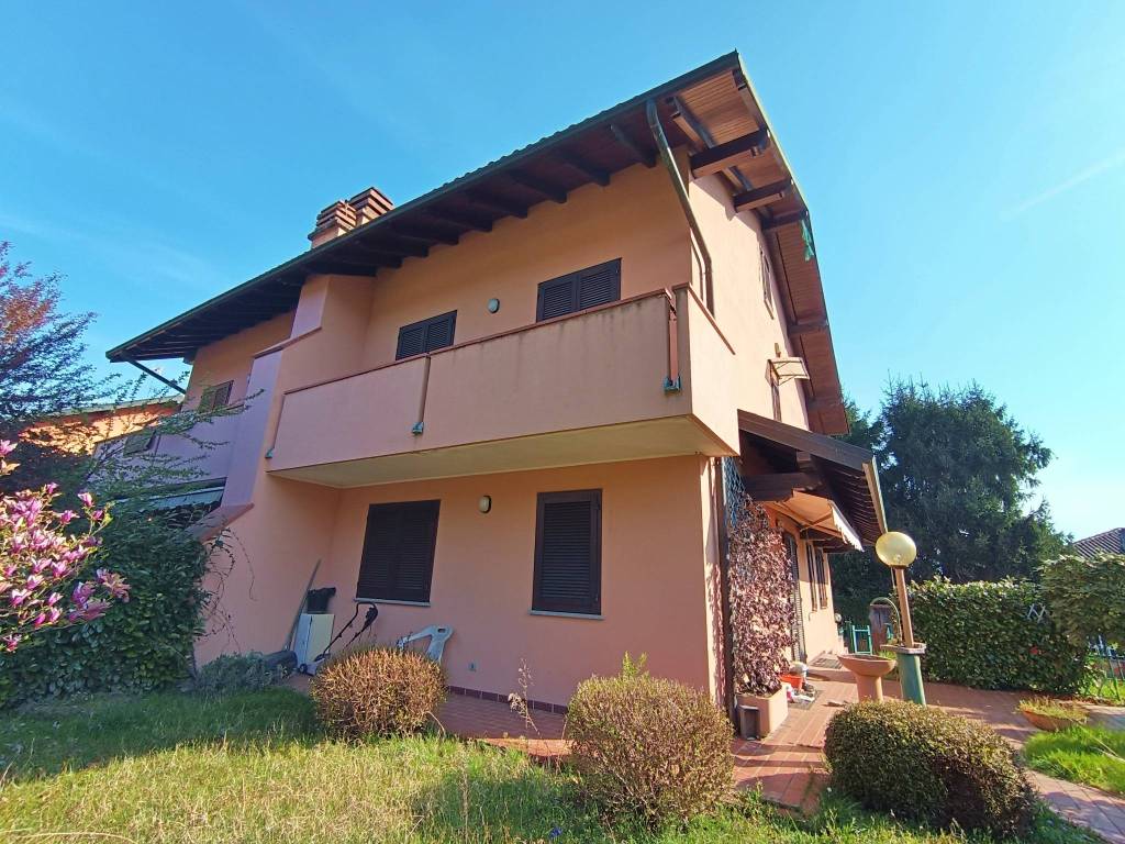 Villa a Gozzano - Foto 2