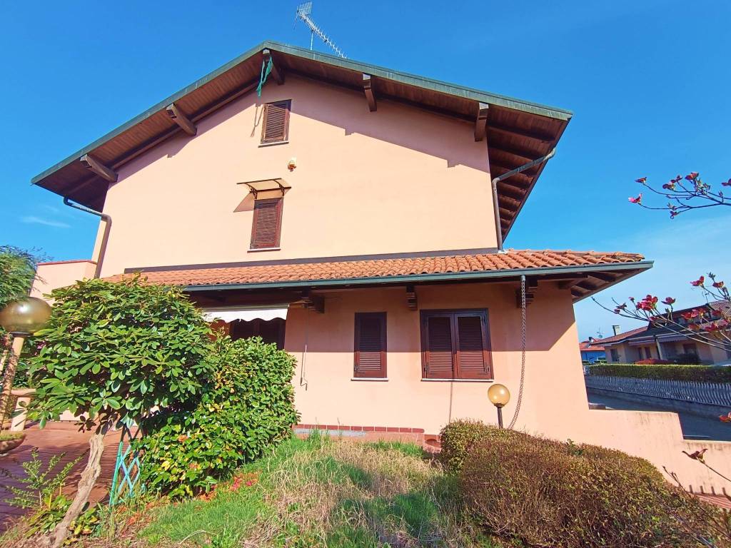 Villa a Gozzano - Foto 3