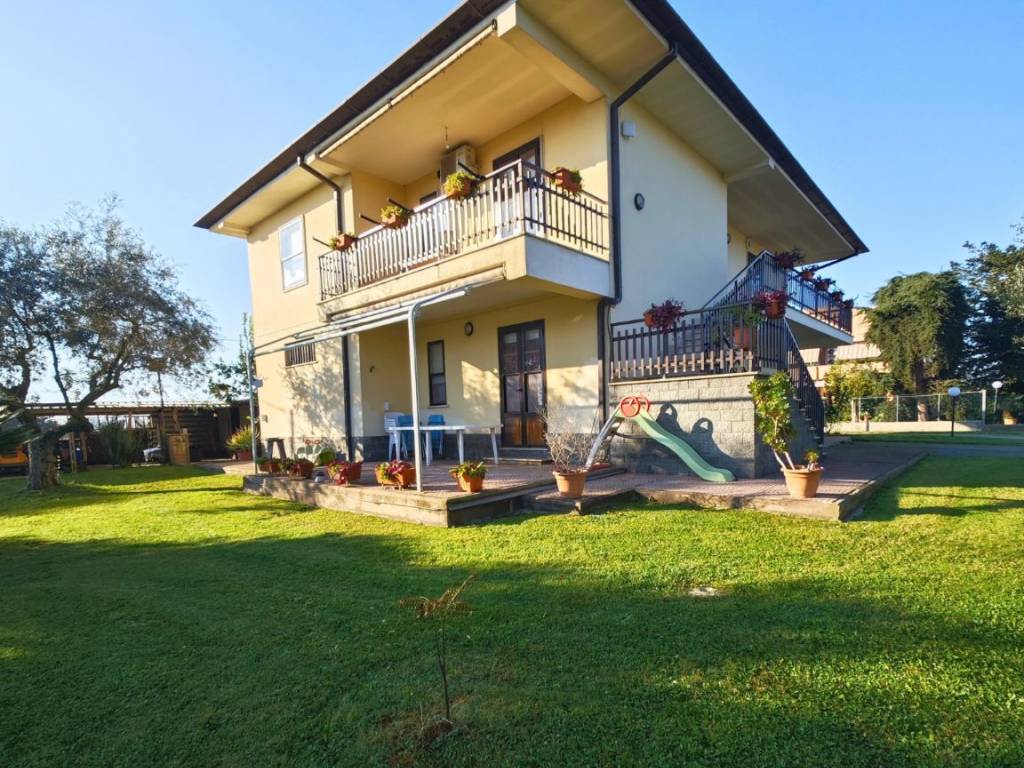 Villa a Latina in Strada Piano Rosso - Foto 2