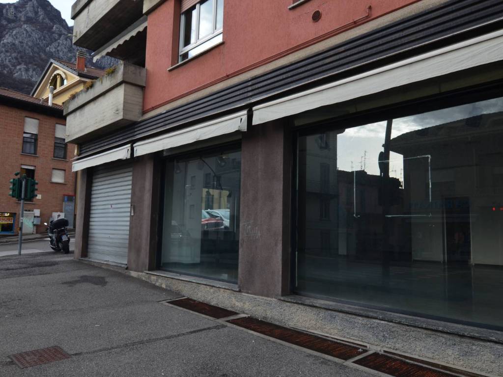 Immobile a Lecco in Viale Adamello, 42 - Foto 2