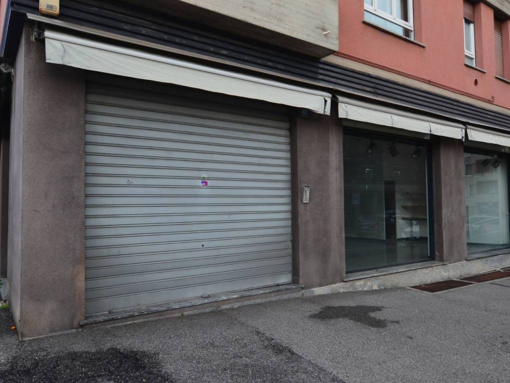 Immobile a Lecco in Viale Adamello, 42 - Foto 4