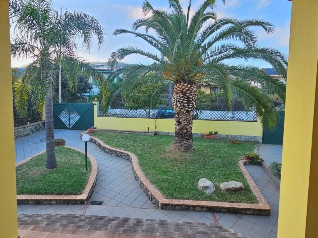 Villa a Montepaone in via Giuseppe di Vittorio, 7 - Foto 5