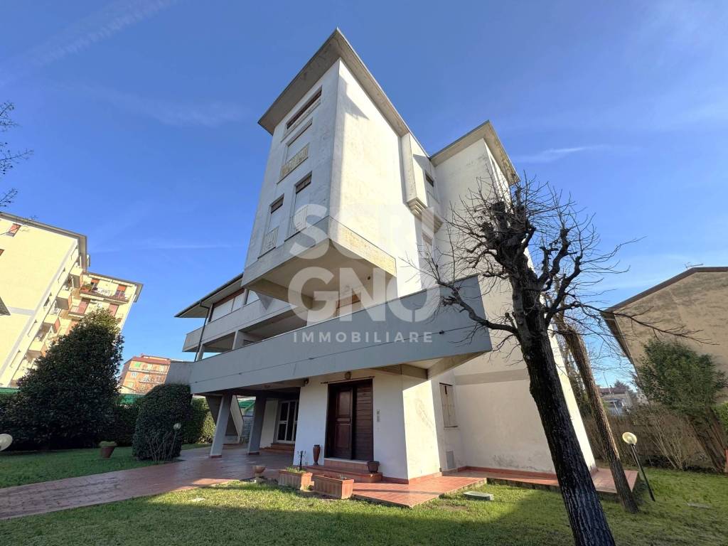 Casa indipendente a Pistoia in Via di Santa Maria Maggiore - Foto 2