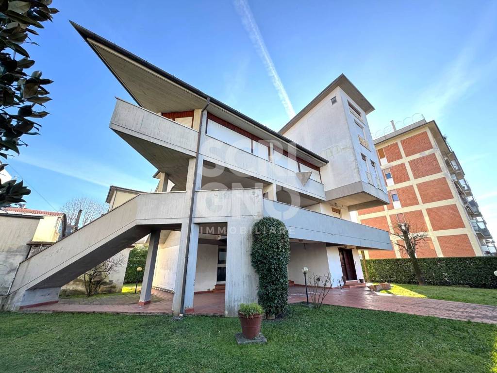 Casa indipendente a Pistoia in Via di Santa Maria Maggiore - Foto 4