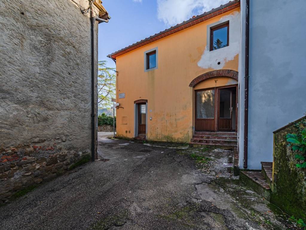 Appartamento a Lamporecchio in Via Sambarontana - Foto 3