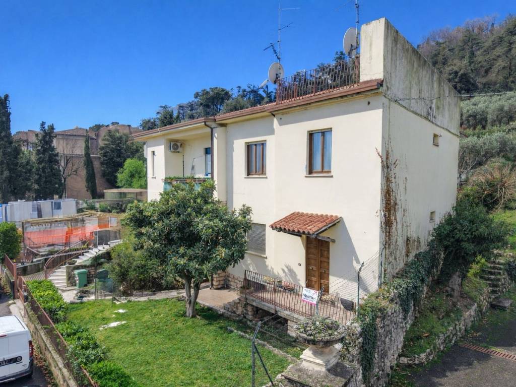 Appartamento a Grezzana in Viale Rimembranza - Foto 4
