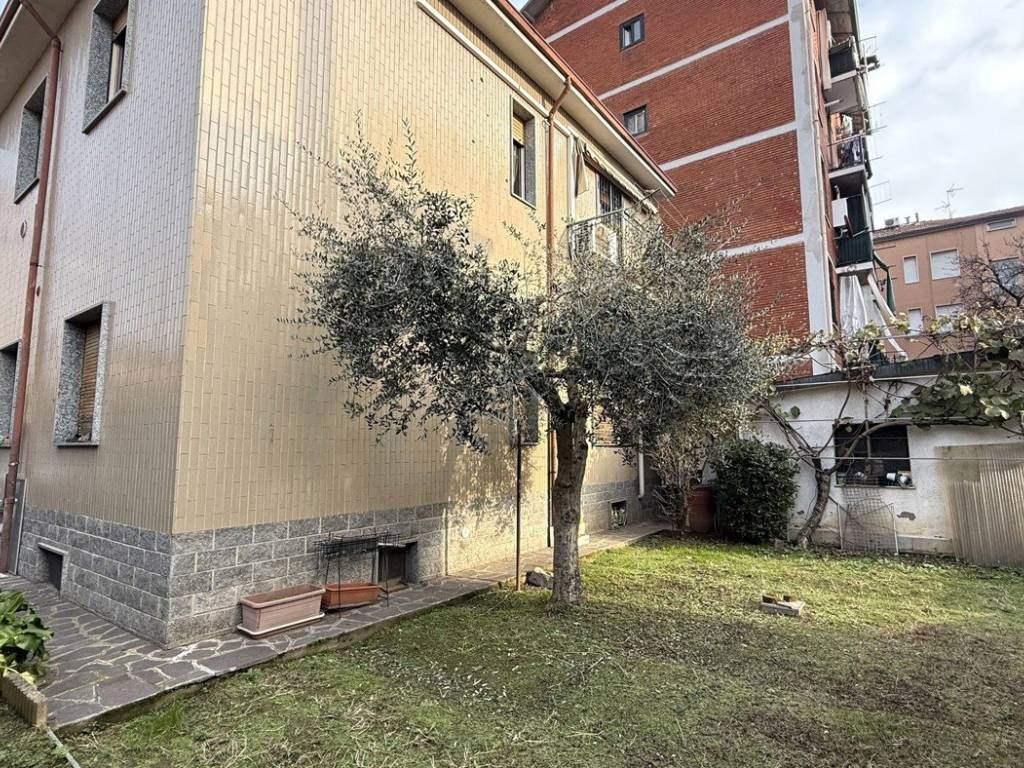 Villa a Pioltello in Via D'Annunzio, 60 - Foto 2