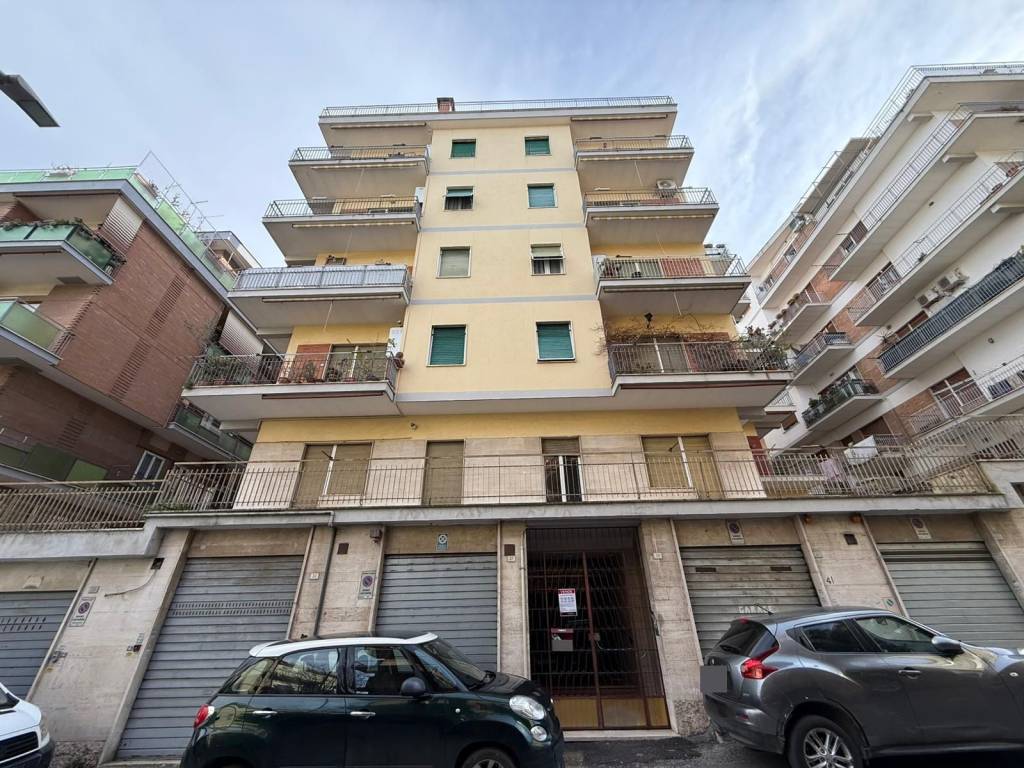 Appartamento a Tivoli in Via Francesco Bulgarini, 39 - Foto 2
