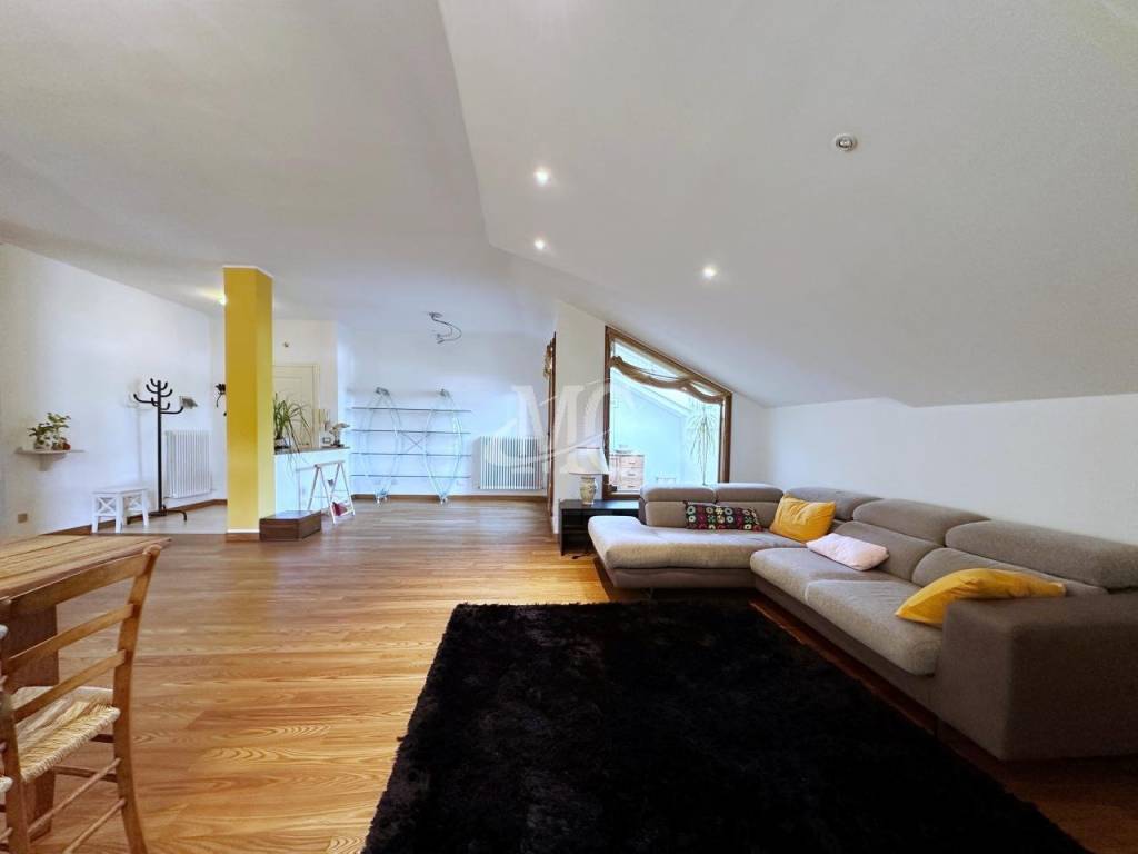 Appartamento a Rovereto in Via G. Gotifredo Ferrari, 19 - Foto 2