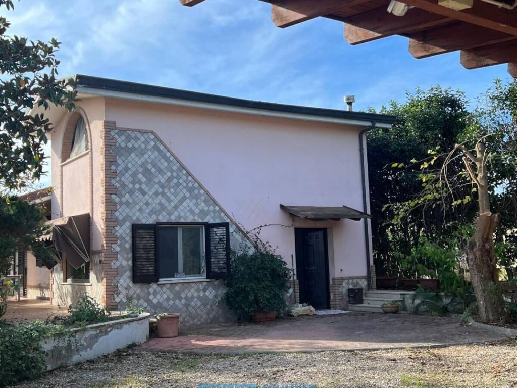 Villa a Latina in Strada Torta, 701 - Foto 2