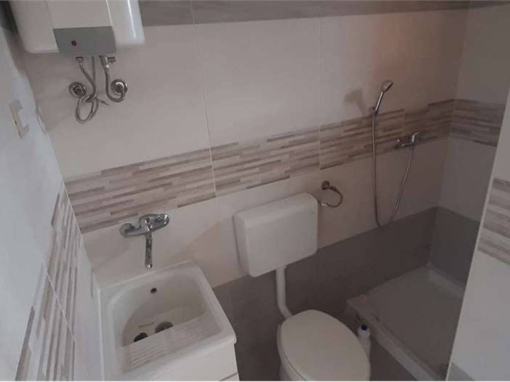 Box / garage a Catanzaro in Via nino gemelli - Foto 3