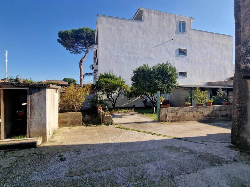 Casa indipendente a Mondragone in Via Sosio D'Angelo - Foto 4