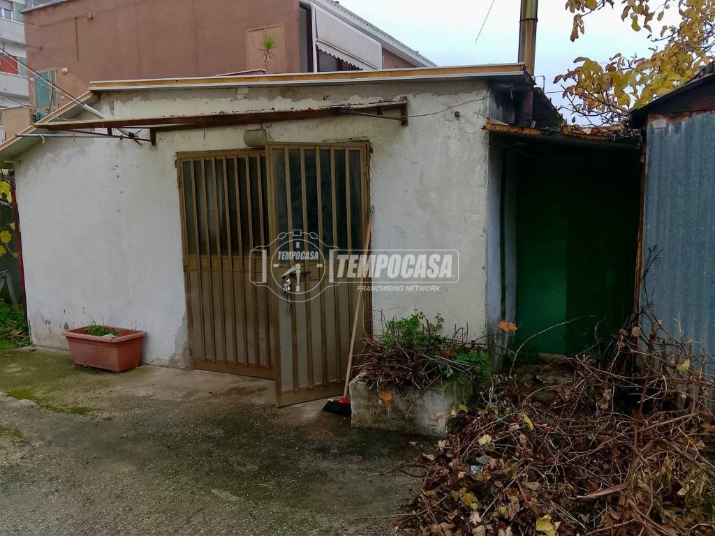 Box / garage a Pescara in Via Thaon di Revel - Foto 2