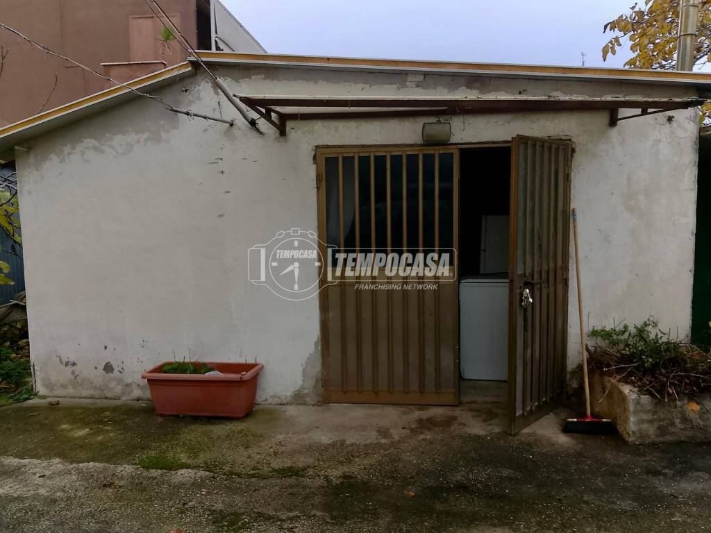 Box / garage a Pescara in Via Thaon di Revel - Foto 3