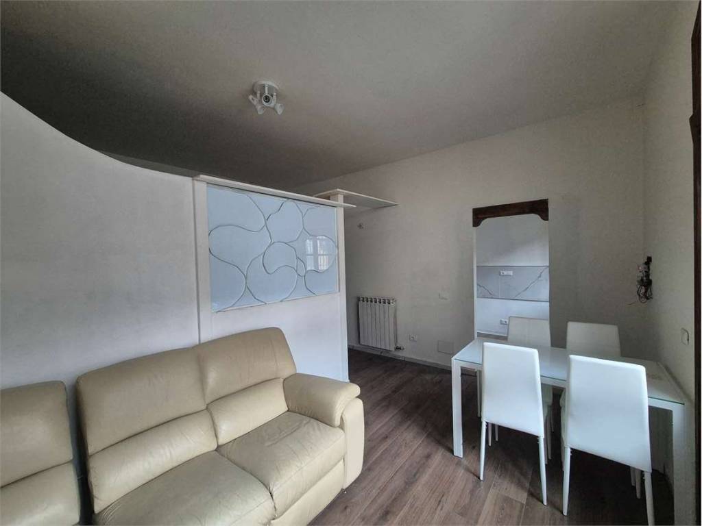 Appartamento a Tradate in Via Melzi - Foto 3