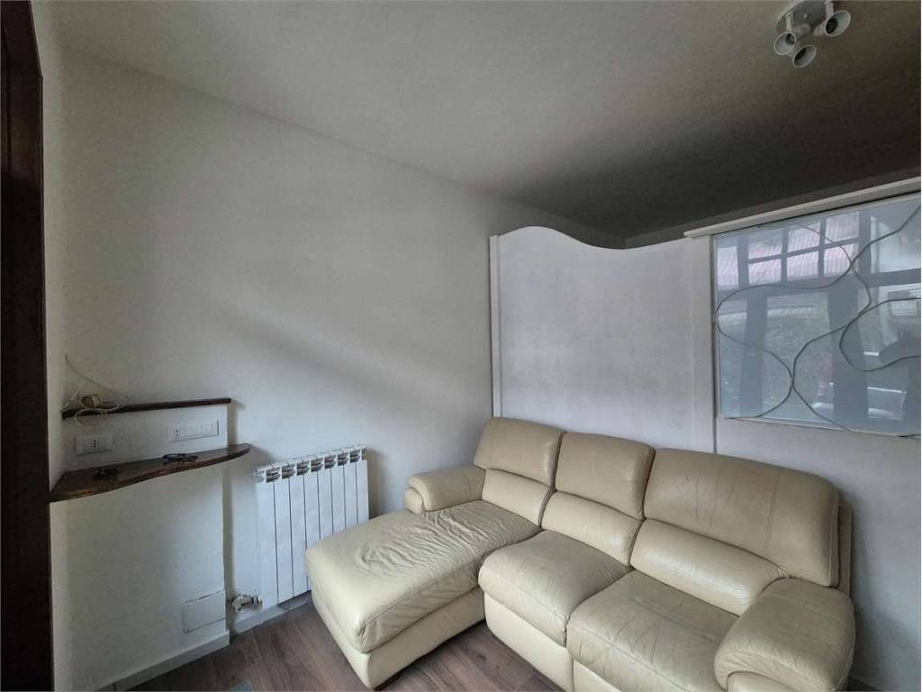 Appartamento a Tradate in Via Melzi - Foto 4